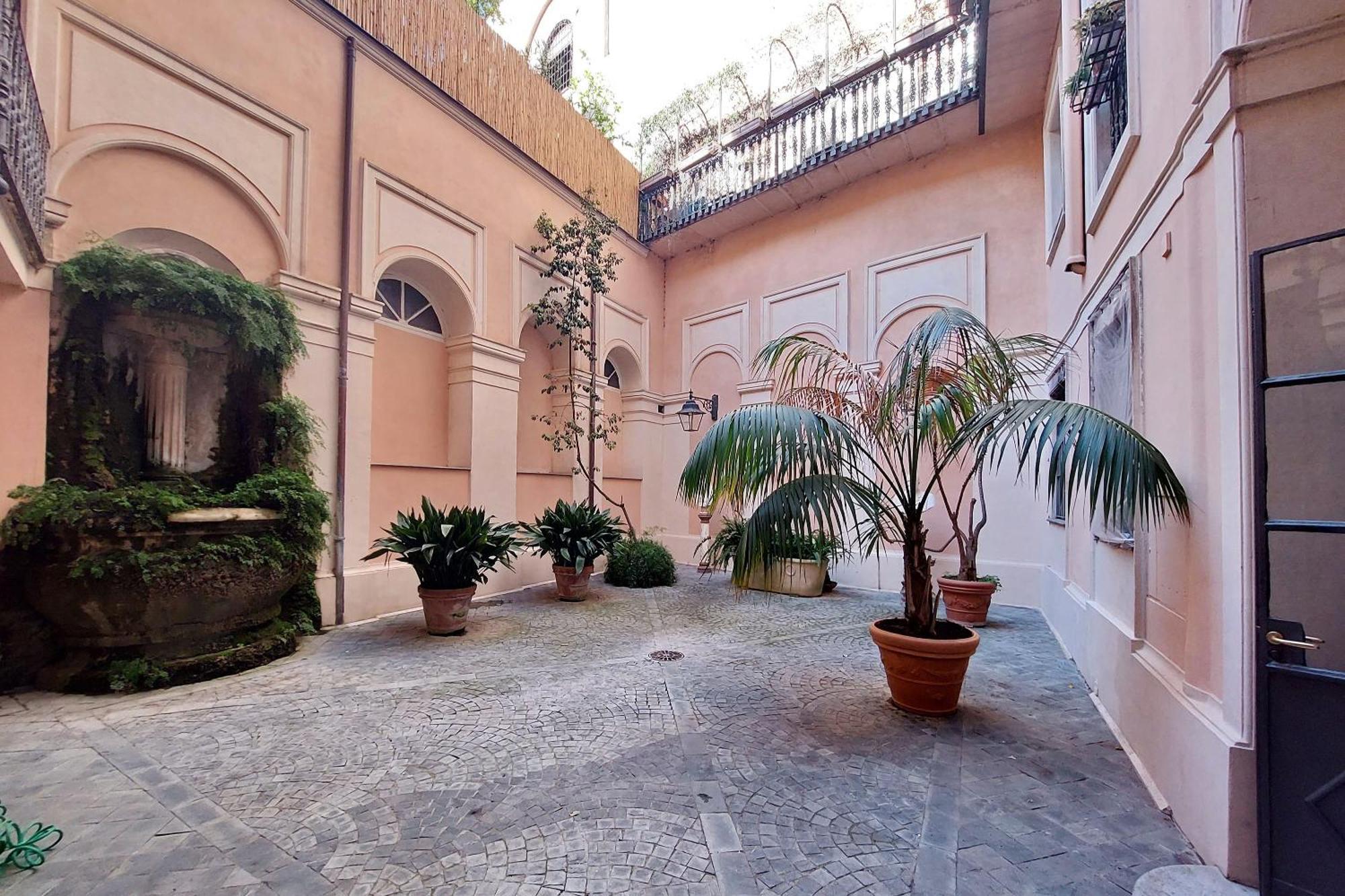 Apartment Monti Rom