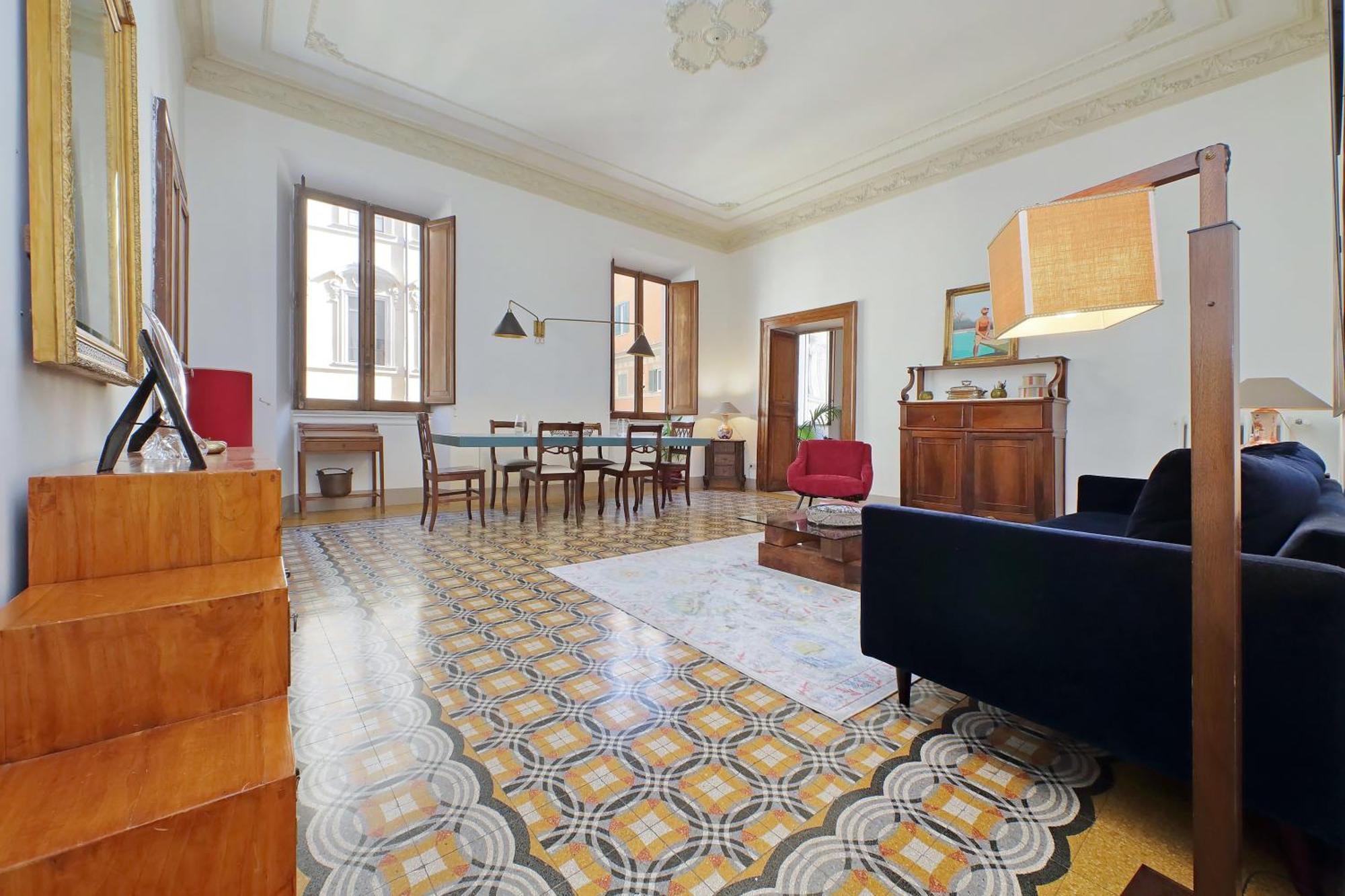 Monti Apartment *